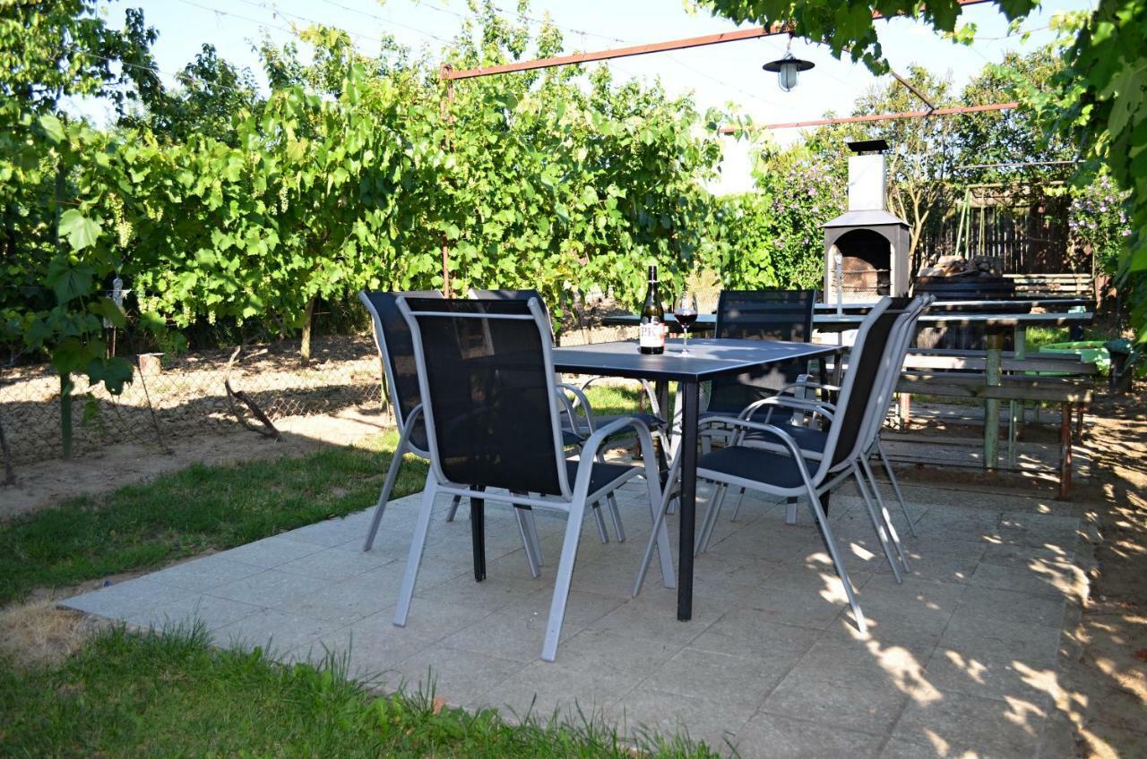 Vinařství Koliba Apartamento Cejkovice  Exterior foto